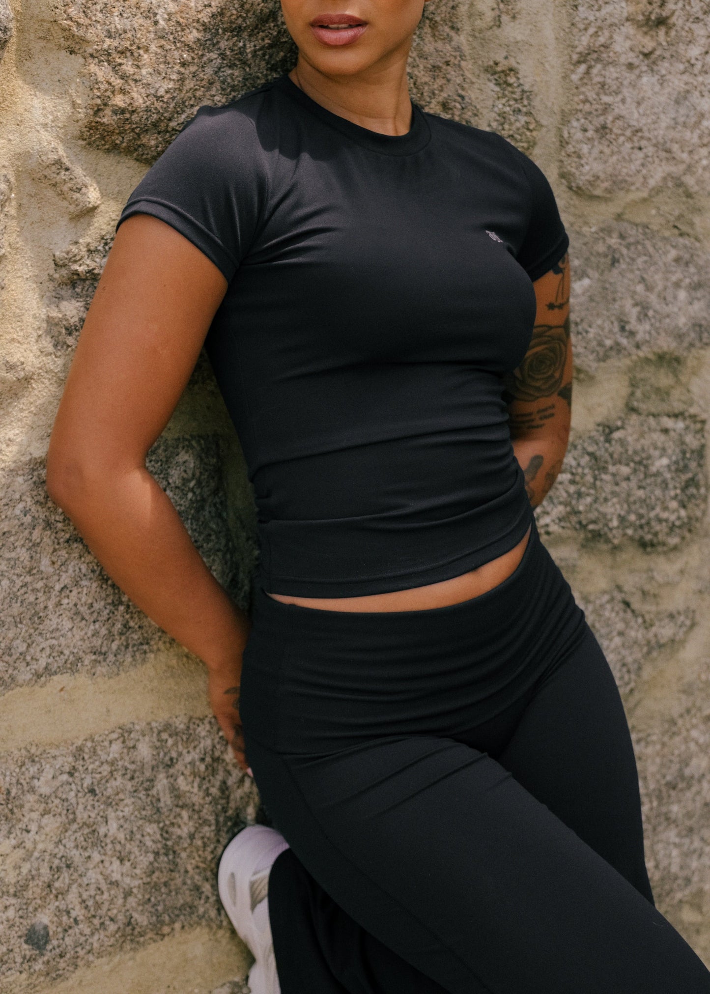 Black - Shaping short sleeve top